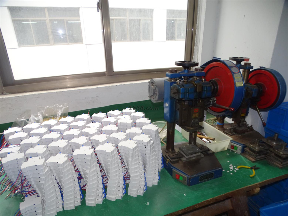 Workshop Environment (12)